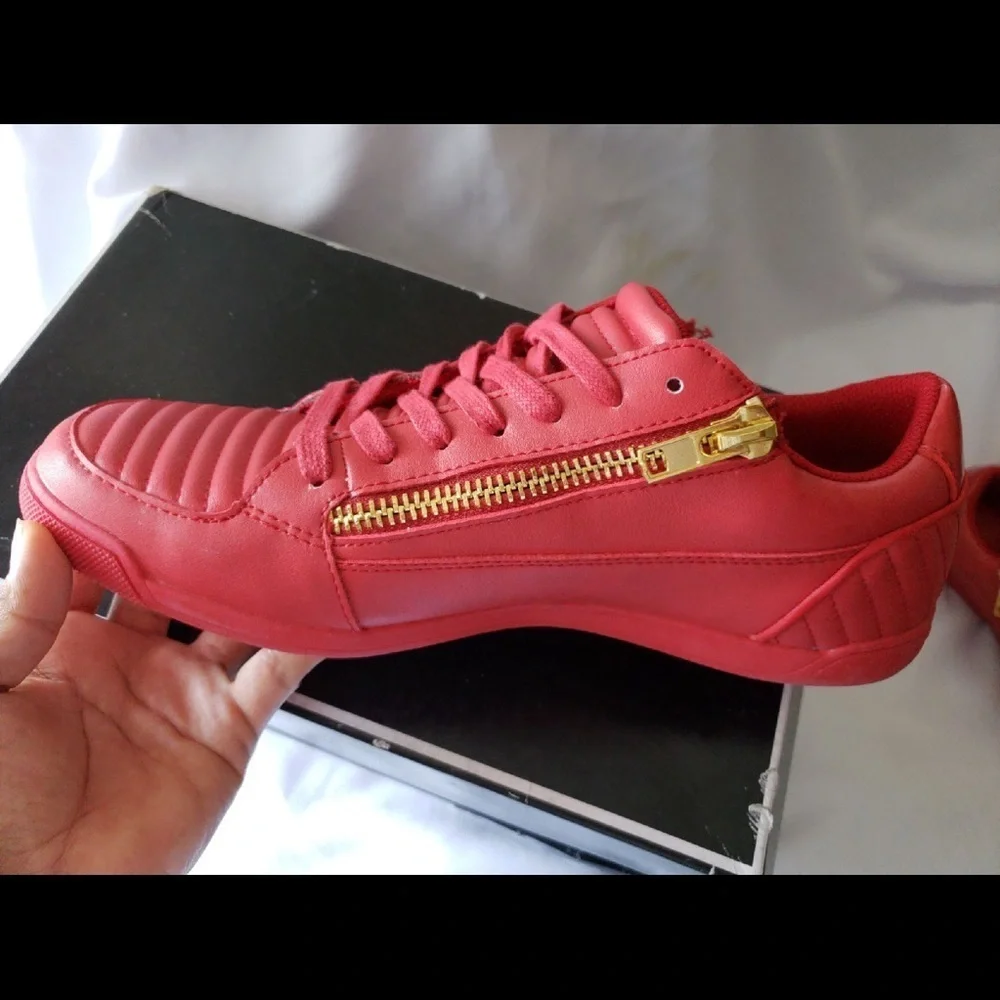 New GUESS Jamrock Medium Red Shoes SZ 9.5